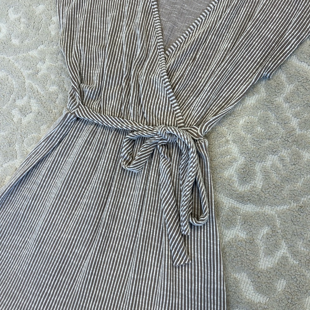 Caution to the wind tan white striped stretch wrap neutral dress women’s - Picture 3 of 7